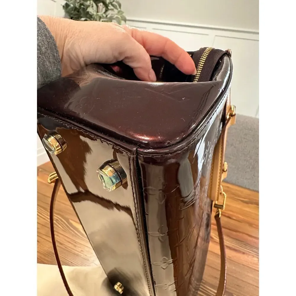 Louis Vuitton Brea MM Vernis Leather Bag